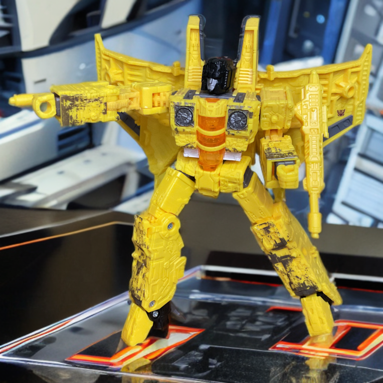 Transformers Nova Storm in robot mode from War for Cybertron Siege line