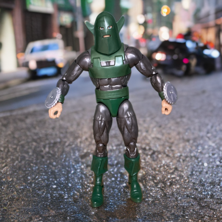Um close-up do vilão Whirlwind da Marvel Legends.