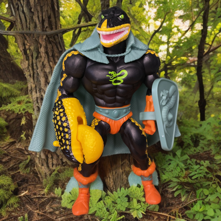 Lord Gr'asp Actionfigur mit wallendem Umhang, Schlangenstab, verziertem Schild und großer Klauenhand.