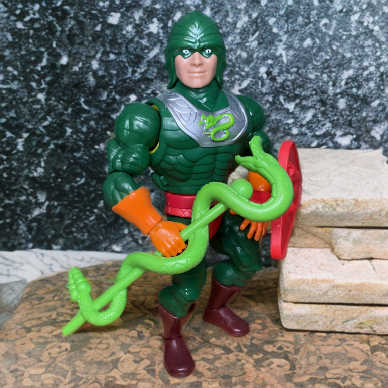 MOTU Origins King Hiss hat sich zur Konfrontation bereit gemacht.