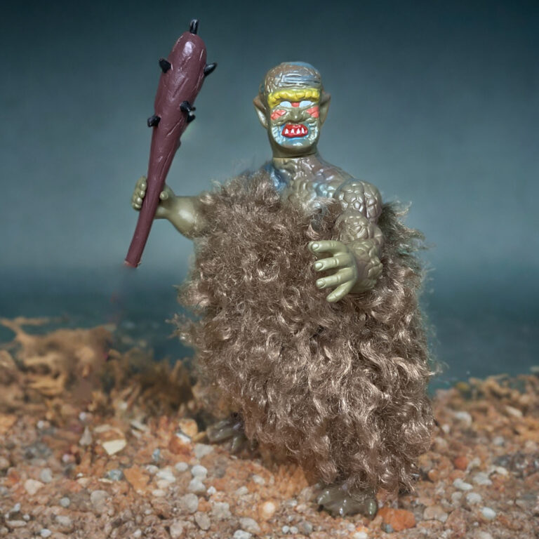 Figurine Cyclope borgne avec sa massue de Zoloworld.