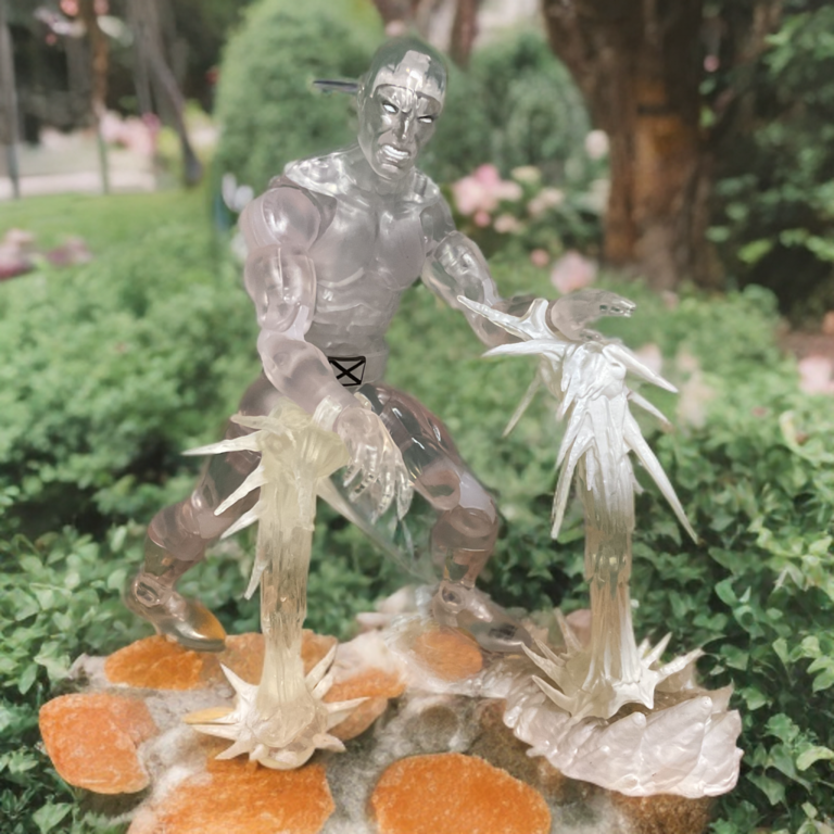 Marvel Legends Secret Wars Iceman mit Eissprengeffekten und austauschbaren Händen
