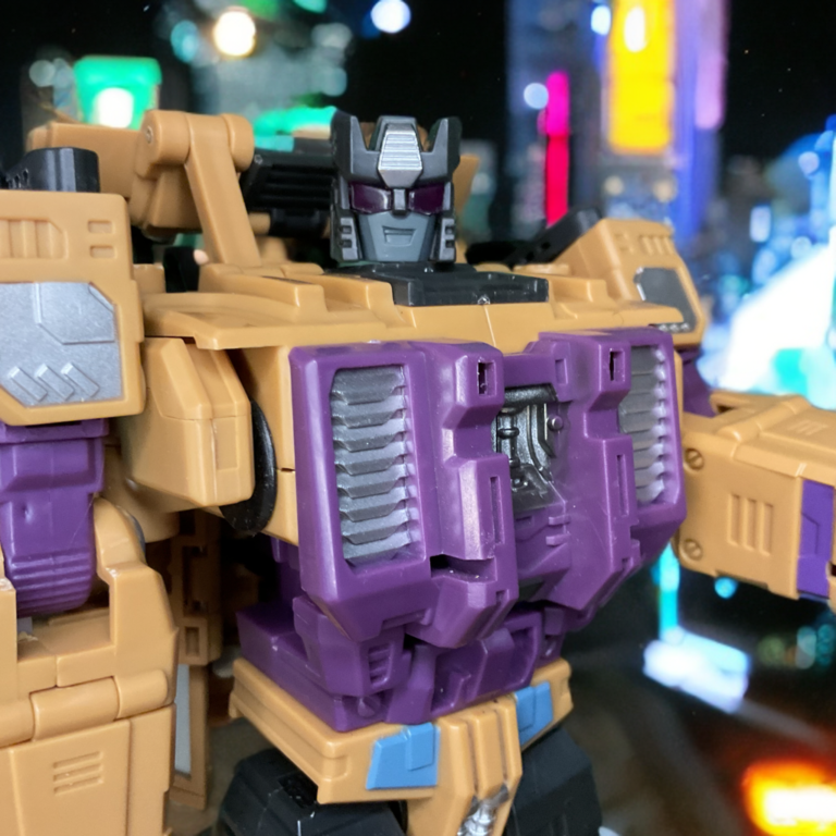 Jinbao Swindle robot mode action figure, third-party Combaticons member in yellow and purple Decepticon style.