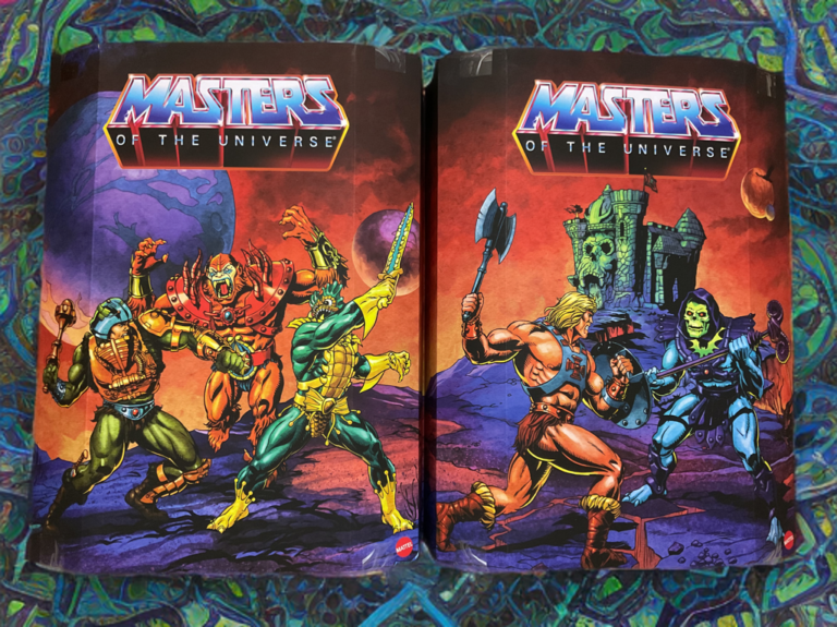 Beautiful artwork featured on the outer carrying case.