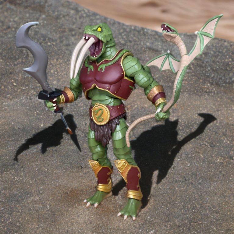 Fang-Or MOTU Origins Figur mit mechanischen Verbesserungen, massiven knochenweißen Reißzähnen und wilden grünen Augen.