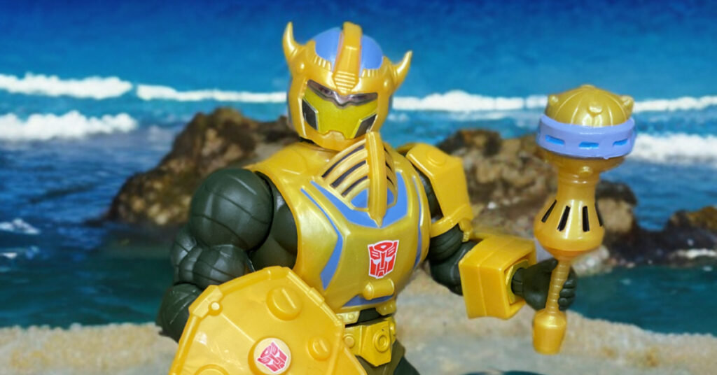 Lies mehr über den Artikel Mashup Alert: MOTU Origins Bumblebee Armor Man-At-Arms