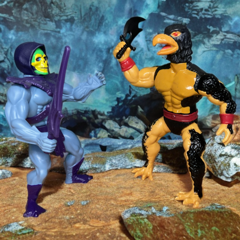 Foto comparativa de uma figura do Monstro Guerreiro ao lado de um Skeletor de Masters of the Universe.