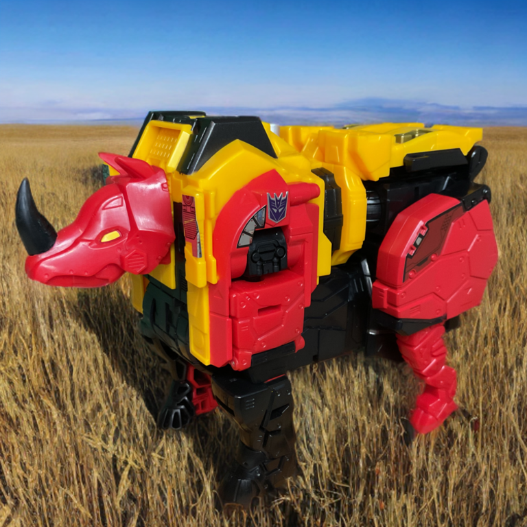 Transformers Headstrong rhino beast mode von Predaking, bullige panzerähnliche Form mit strukturierter Haut.
