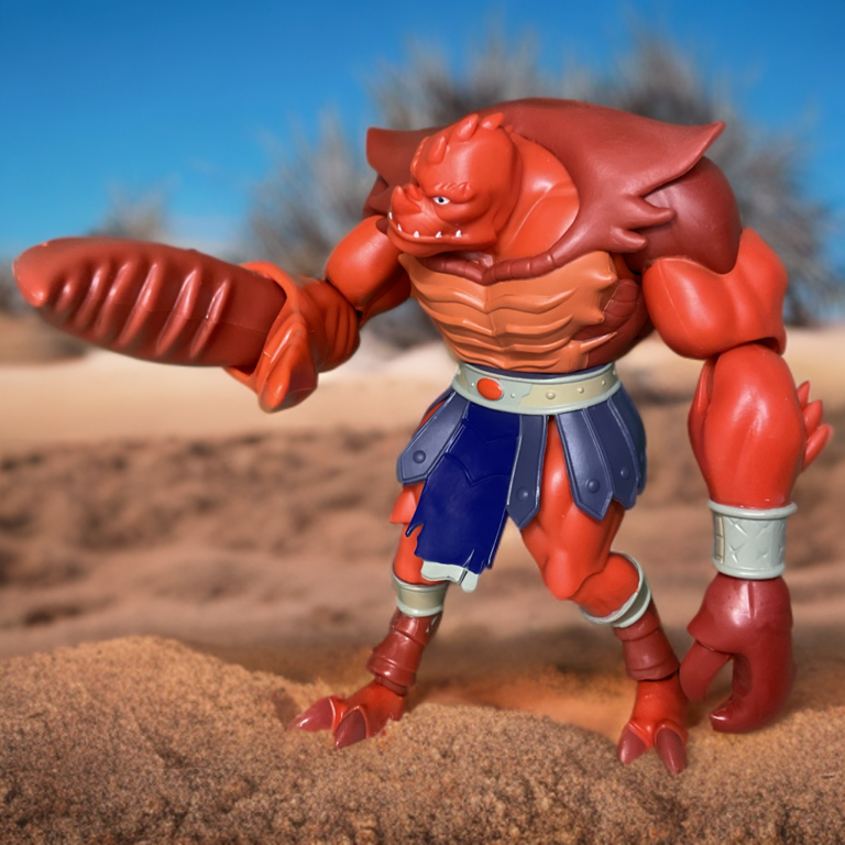 Vue détaillée de la griffe asymétrique surdimensionnée de la figurine MOTU Origins 200x Clawful.