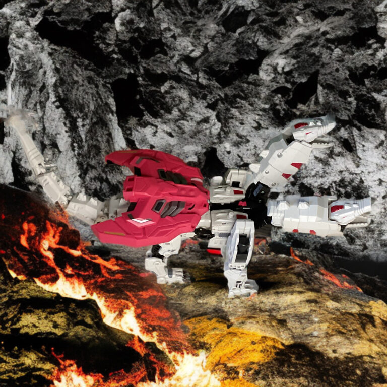 Unique Toys O-04 Siegfried beast mode two-headed dragon with wings expanded, inspired by G1 Hun-Gurrr.