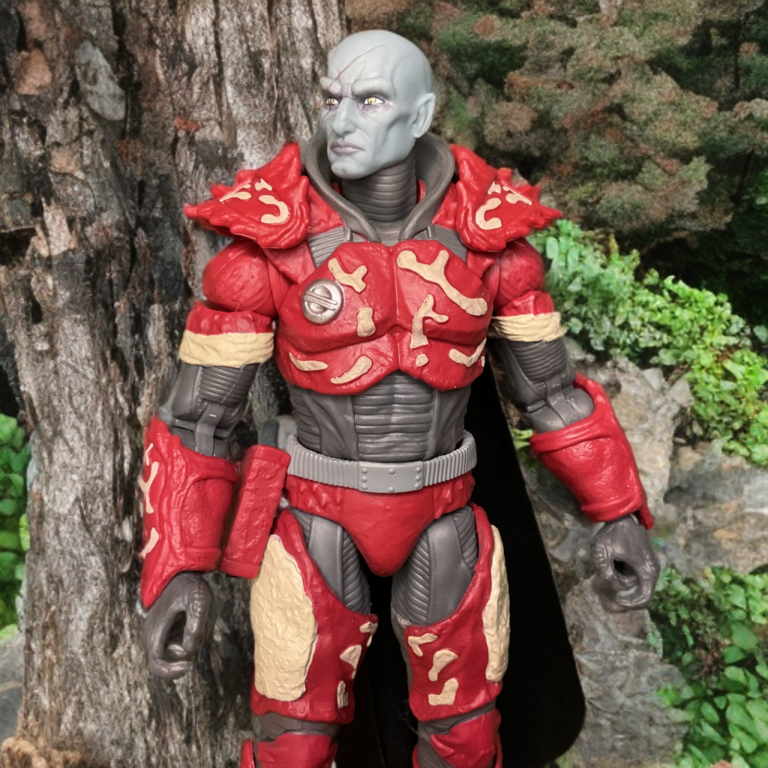 Cobra-La Royal Guard in elite armored configuration with shoulder pads.