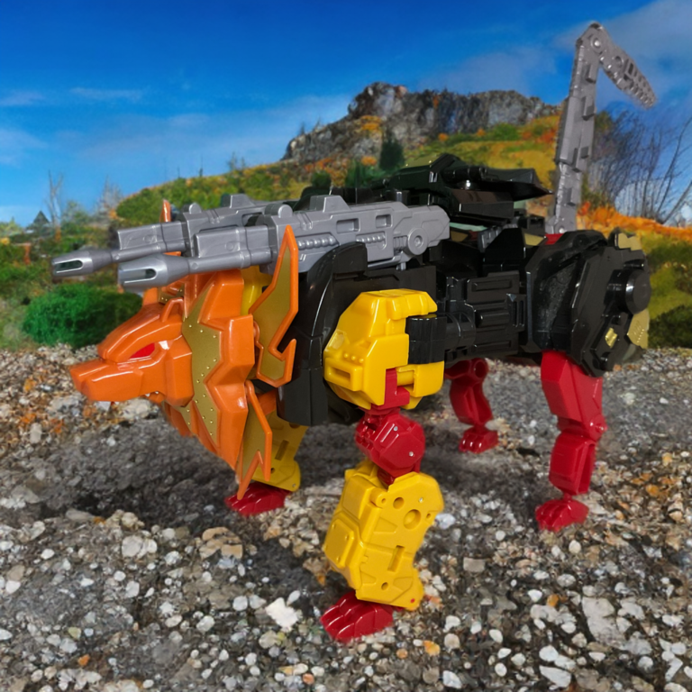 Razorclaw (Leo Dux) in lion beast mode and robot mode from Jinbao Oversized Predaking – torso component with detailed silver claws and mane.