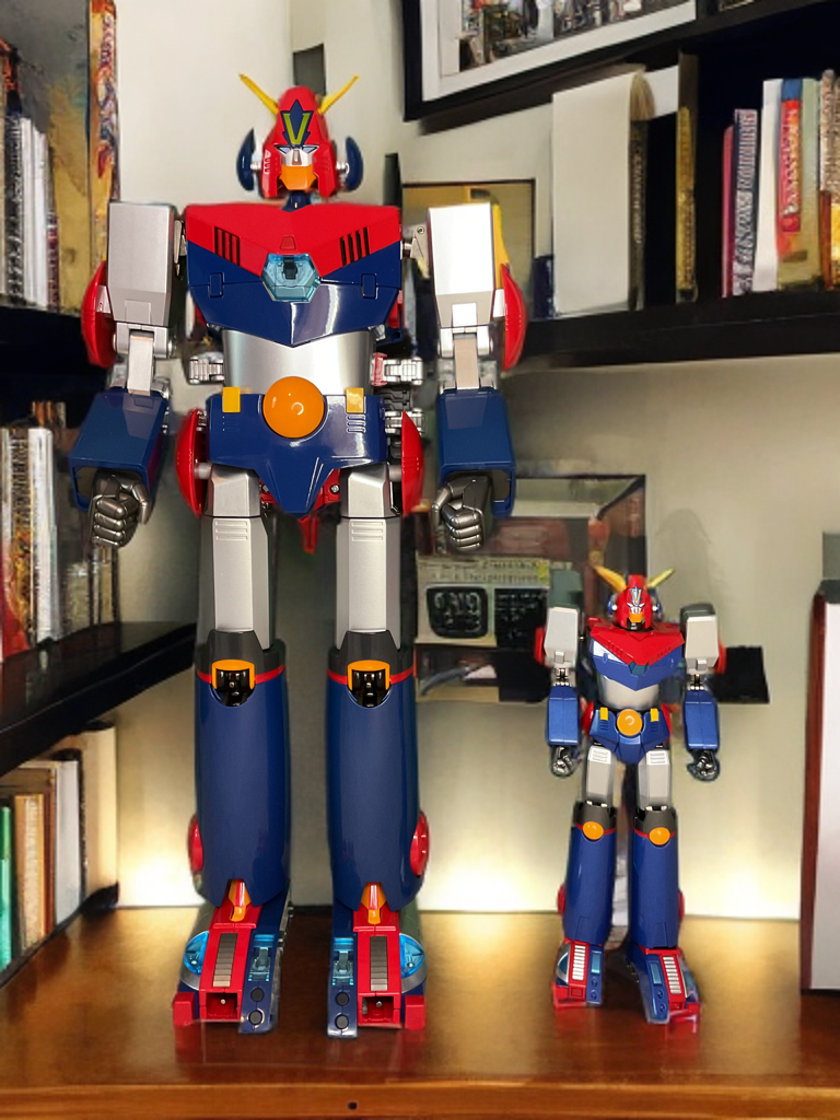 Bandai Soul of Chogokin GX-90 Combattler V Full Action figure side-by-side comparison with classic combining SOC mecha showing articulation range and proportions