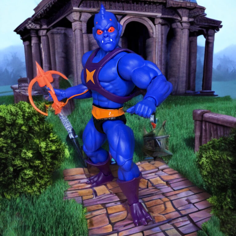 Una imagen frontal de cuerpo entero de la figura Webstor Cartoon Collection.