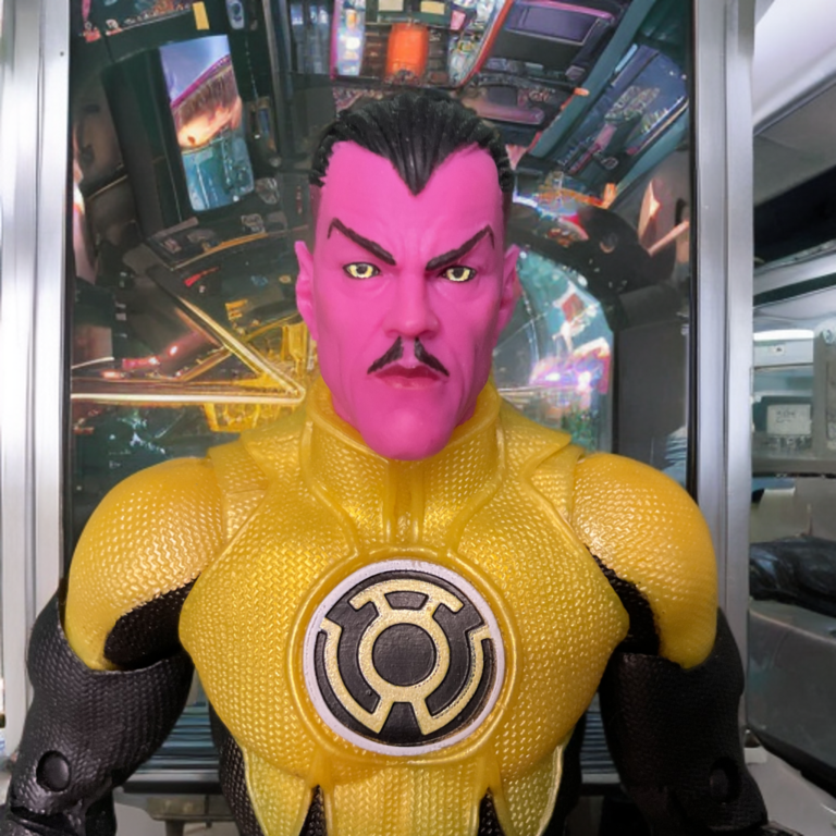 Close-up head sculpt of DC Multiverse Sinestro Corps figure showing arrogant smirk.